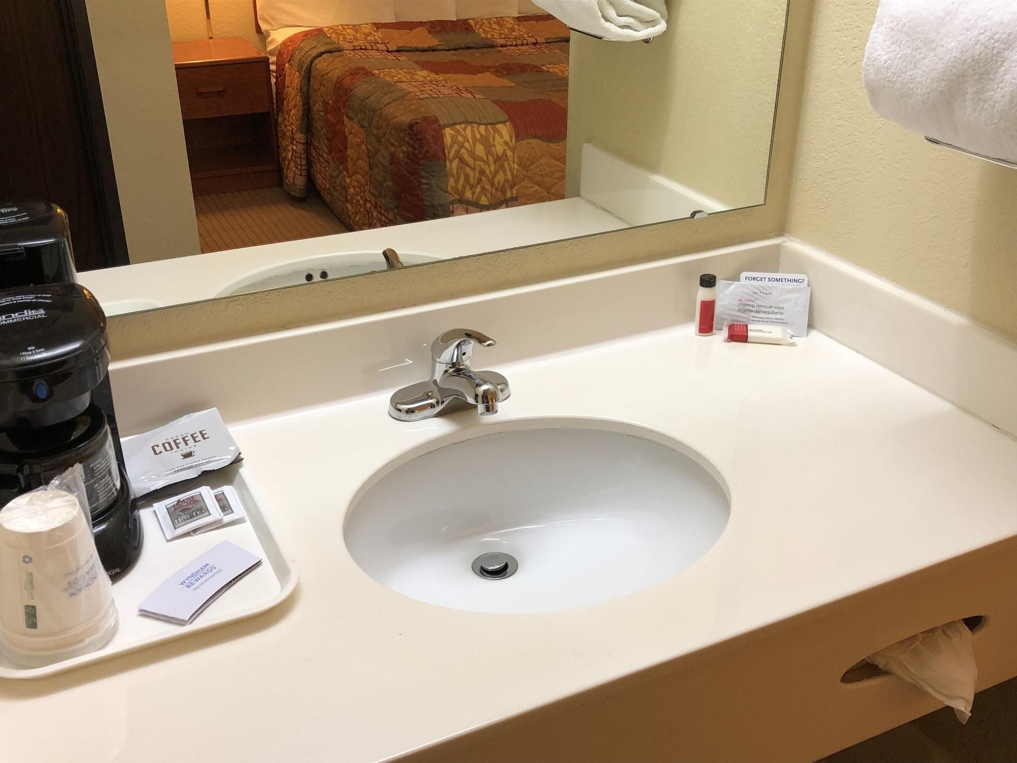 Days Inn By Wyndham Iron Mountain Luaran gambar