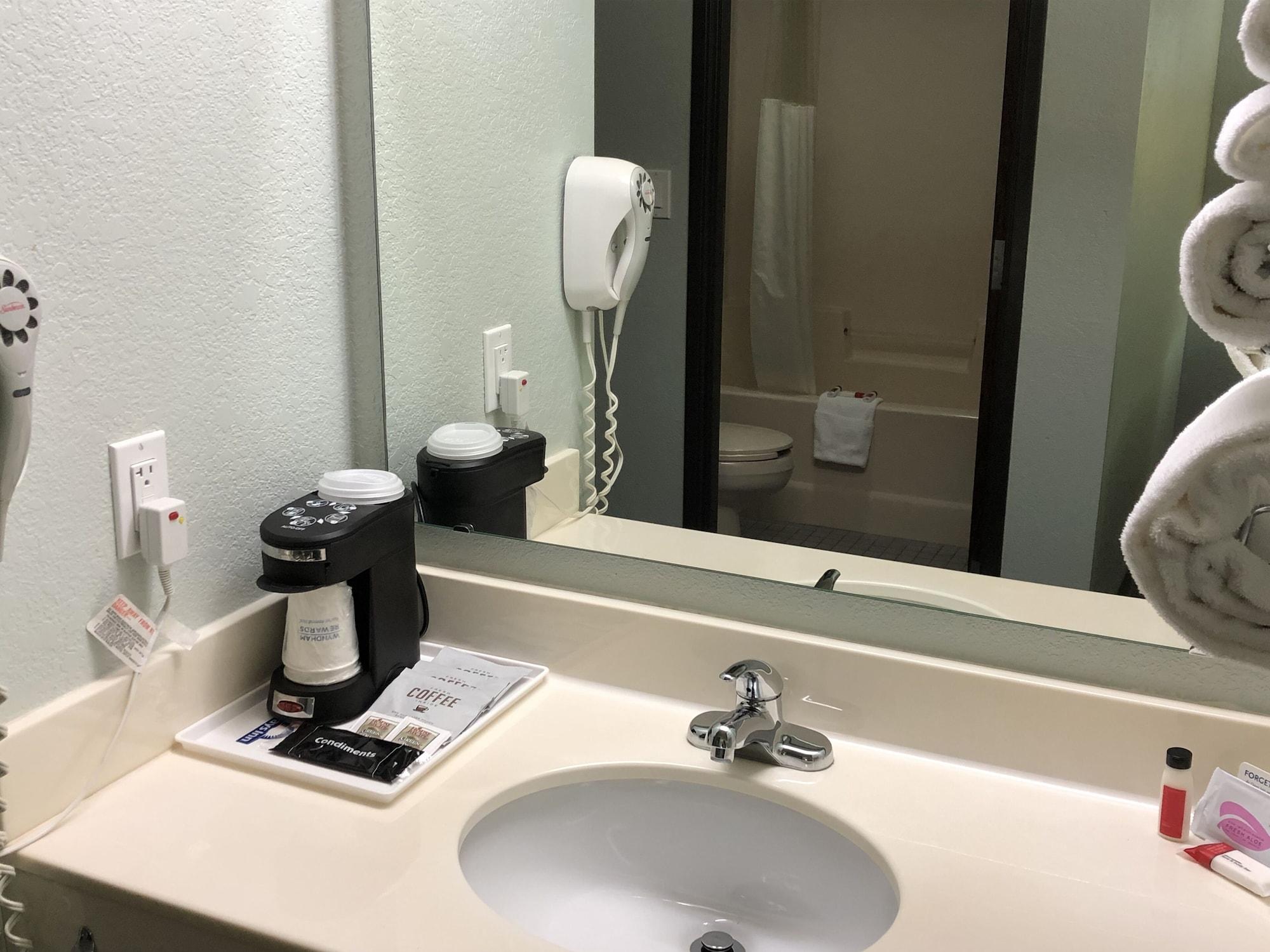 Days Inn By Wyndham Iron Mountain Luaran gambar