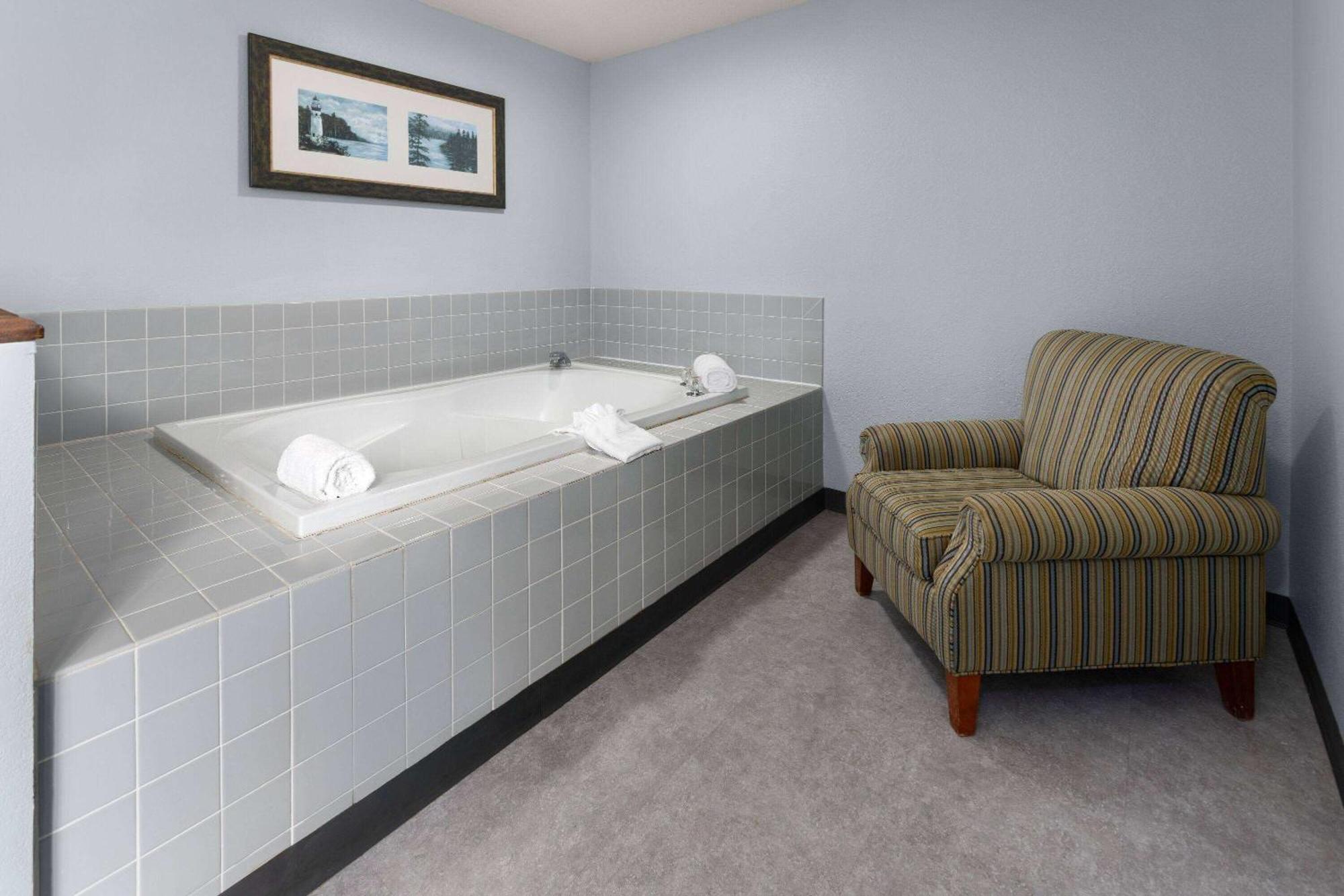 Days Inn By Wyndham Iron Mountain Luaran gambar