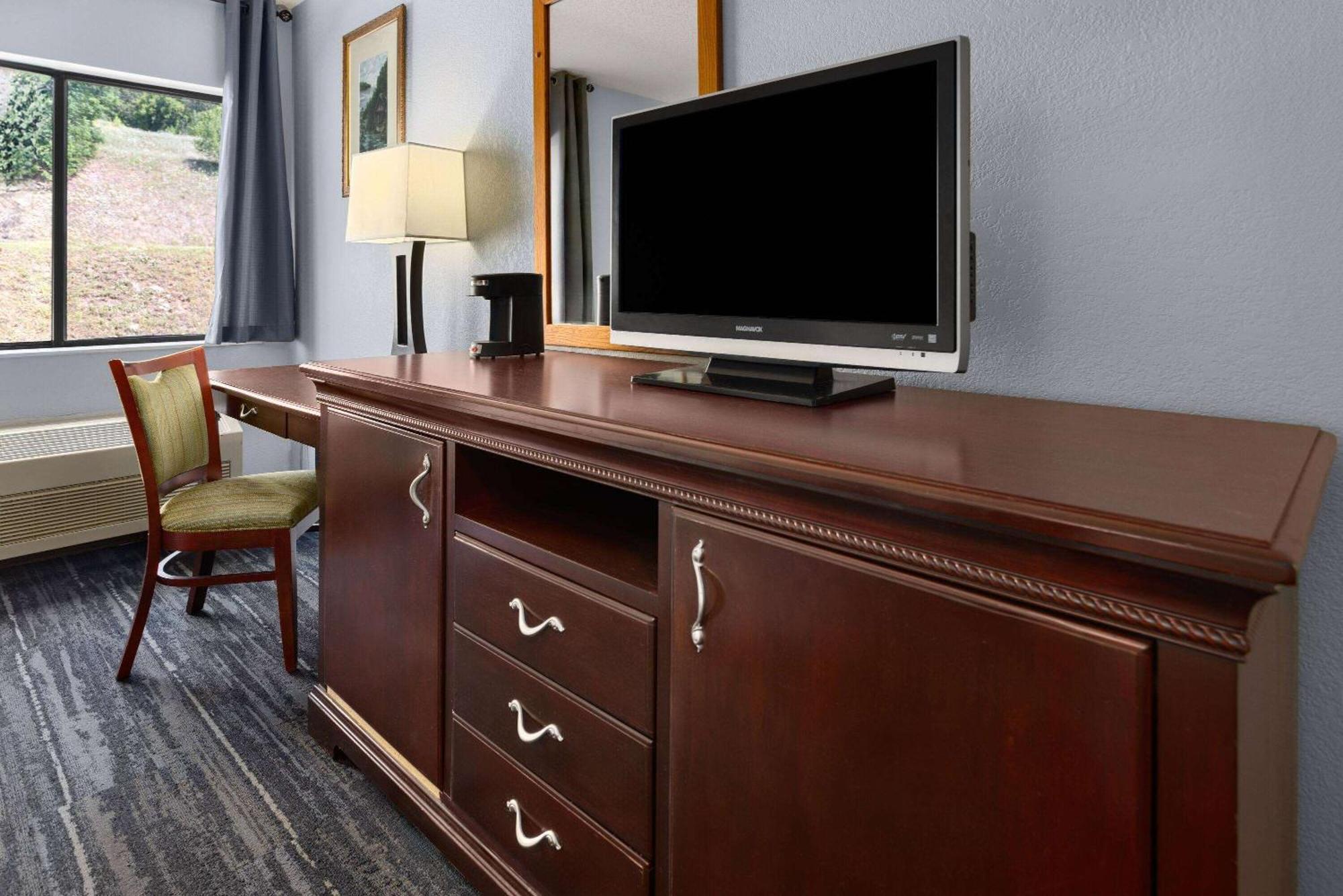 Days Inn By Wyndham Iron Mountain Luaran gambar